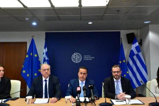 Μέτρα-ασπιρίνες για το βιομηχανικό ρεύμα
